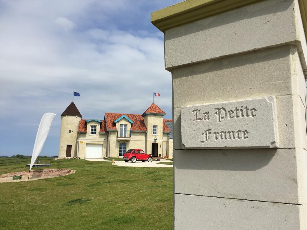 La Petite France Villa Parnowo Exterior photo